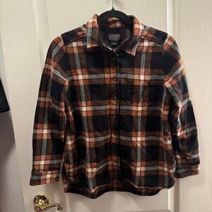 Pendleton Woolen Mills Woman’s Virgin Wool Plaid Button Up